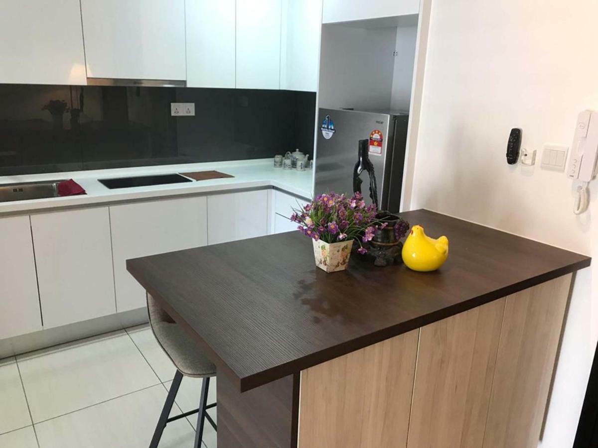 Almas Puteri Harbour Apartment Нусаджая Екстериор снимка