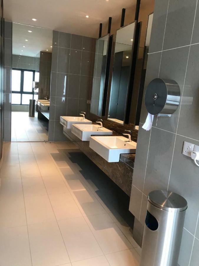 Almas Puteri Harbour Apartment Нусаджая Екстериор снимка