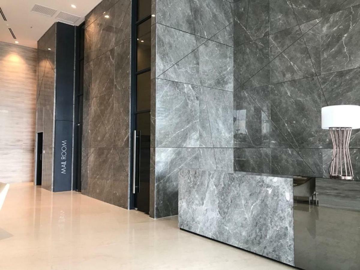 Almas Puteri Harbour Apartment Нусаджая Екстериор снимка