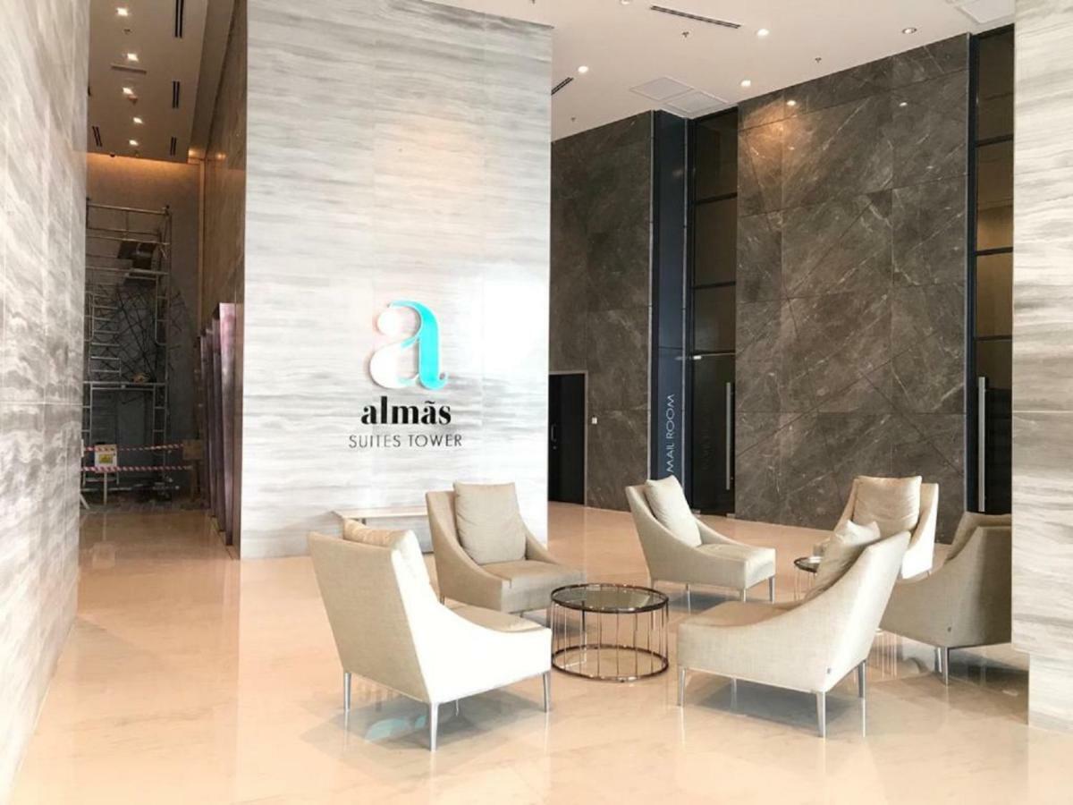 Almas Puteri Harbour Apartment Нусаджая Екстериор снимка